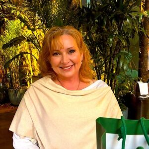 Meet your Posher, Julie